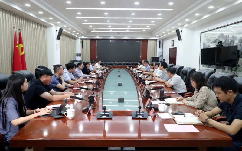 周波接待天津榮程祥泰投資控股集團(tuán)有限公司、天津東疆綜合保稅區(qū)、天津市海河產(chǎn)業(yè)基金管理有限公司負(fù)責(zé)人一行