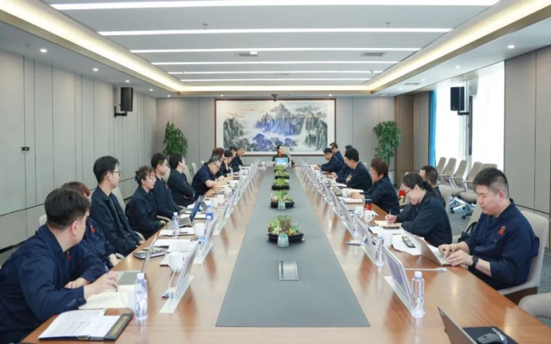 奮發(fā)競進(jìn)勇?lián)?dāng) 聚焦聚力謀發(fā)展 榮程文健集團(tuán)召開一季度總結(jié)暨二季度工作動(dòng)員大會