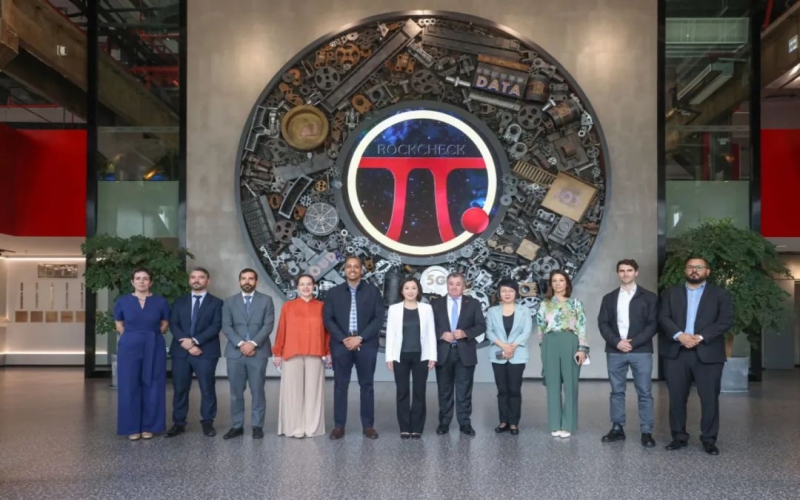 智利、哥倫比亞、尼加拉瓜、洪都拉斯駐華使館外交官一行到榮程集團(tuán)參觀交流