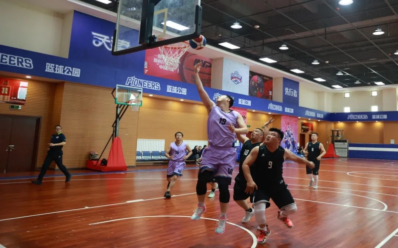 精彩對決引爆現(xiàn)場！榮程集團第十四屆職工籃球賽半決賽戰(zhàn)績播報